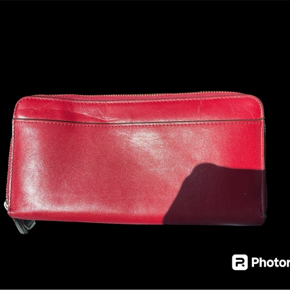 🌟♥️COACH PEBBLE RED AND GOLD ACCENT LONG ZIP AROUND WALLET - Picture 5 of 8